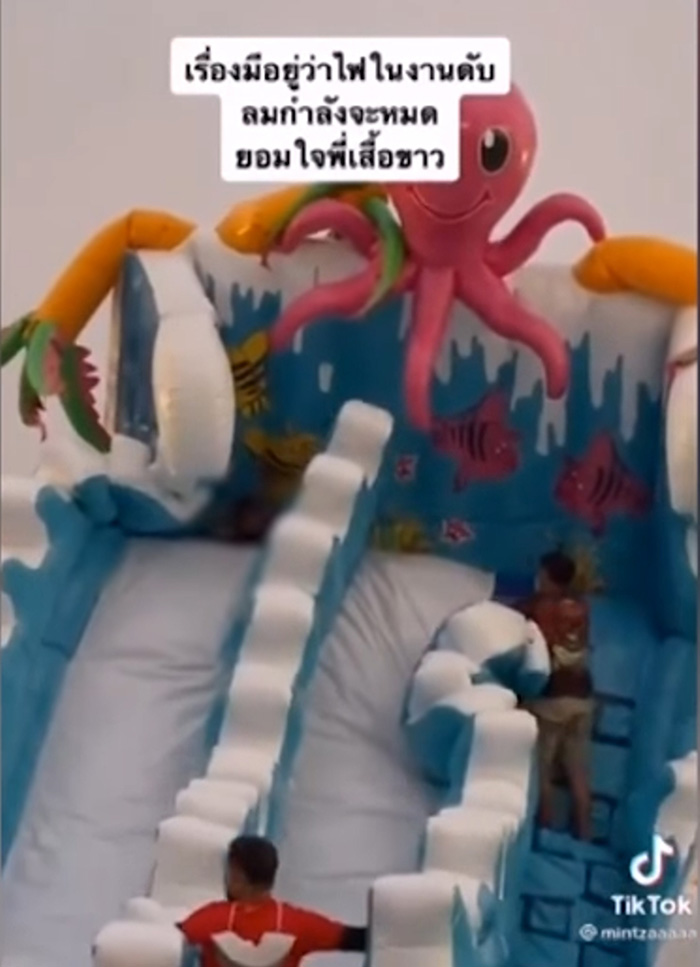 คลิปนาทีระทึก ! ไฟดับกลางงานสวนน้ำ คลิปนาทีระทึก ! ไฟดับกลางงานสวนน้ำ