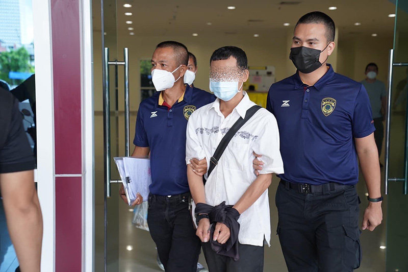 ชายคุกคาม มินตัน ชายคุกคาม มินตัน