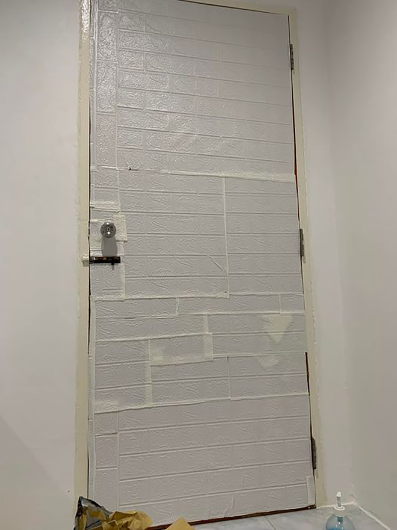 สาวเบื่อประตูสีน้ำตาล อยากได้ประตูสีขาว สาวเบื่อประตูสีน้ำตาล อยากได้ประตูสีขาว