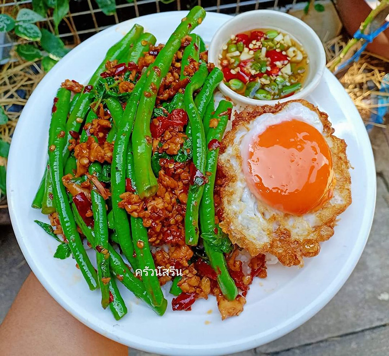 กะเพราถั่วฝักยาวของจริง กะเพราถั่วฝักยาวของจริง