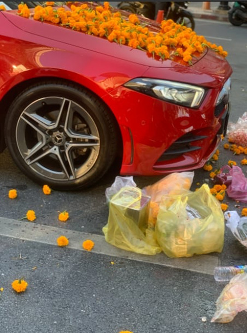 เค ร้อยล้าน คลั่งอีก ปล่อยงูกลางถนนหน้าห้างดัง-ทำร้ายตัวเอง เค ร้อยล้าน คลั่งอีก ปล่อยงูกลางถนนหน้าห้างดัง-ทำร้ายตัวเอง