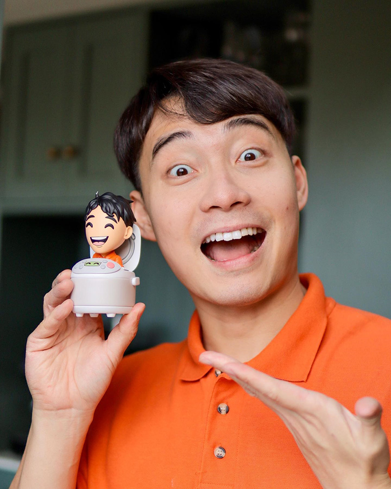 อังเคิลโรเจอร์ อวดลุคริมสระว่ายน้ำ อังเคิลโรเจอร์ อวดลุคริมสระว่ายน้ำ