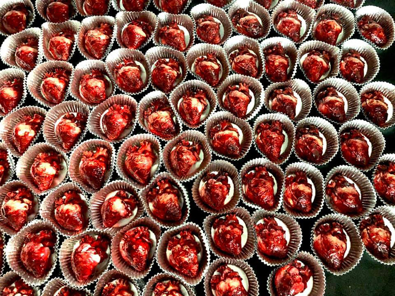 วาเลนไทน์สยอง เค้กหัวใจแบบหัวใจคนจริง ๆ วาเลนไทน์สยอง เค้กหัวใจแบบหัวใจคนจริง ๆ