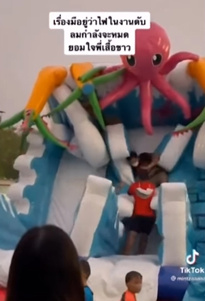 คลิปนาทีระทึก ! ไฟดับกลางงานสวนน้ำ คลิปนาทีระทึก ! ไฟดับกลางงานสวนน้ำ