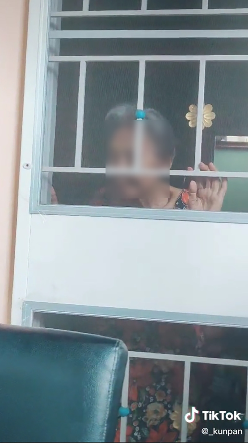 หนุ่มดูแลยายข้างห้องที่อยู่ตัวคนเดียวมา 10 ปี หนุ่มดูแลยายข้างห้องที่อยู่ตัวคนเดียวมา 10 ปี