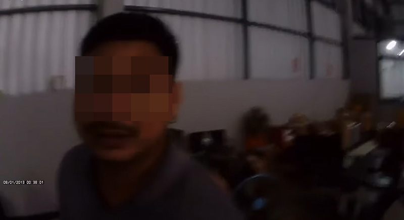 หนุ่มซื้อกล้องมือสอง เจอคลิปโป๊ะ พนง. ขนส่งแกะมาเล่น หนุ่มซื้อกล้องมือสอง เจอคลิปโป๊ะ พนง. ขนส่งแกะมาเล่น