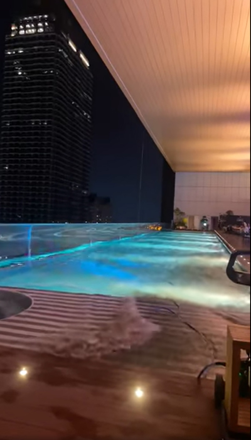 คลิประทึก สระว่ายน้ำหรูบนตึกสูง กลายสภาพเป็นทะเล คลิประทึก สระว่ายน้ำหรูบนตึกสูง กลายสภาพเป็นทะเล