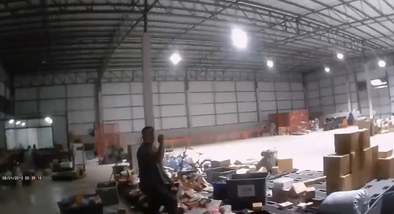 หนุ่มซื้อกล้องมือสอง เจอคลิปโป๊ะ พนง. ขนส่งแกะมาเล่น หนุ่มซื้อกล้องมือสอง เจอคลิปโป๊ะ พนง. ขนส่งแกะมาเล่น