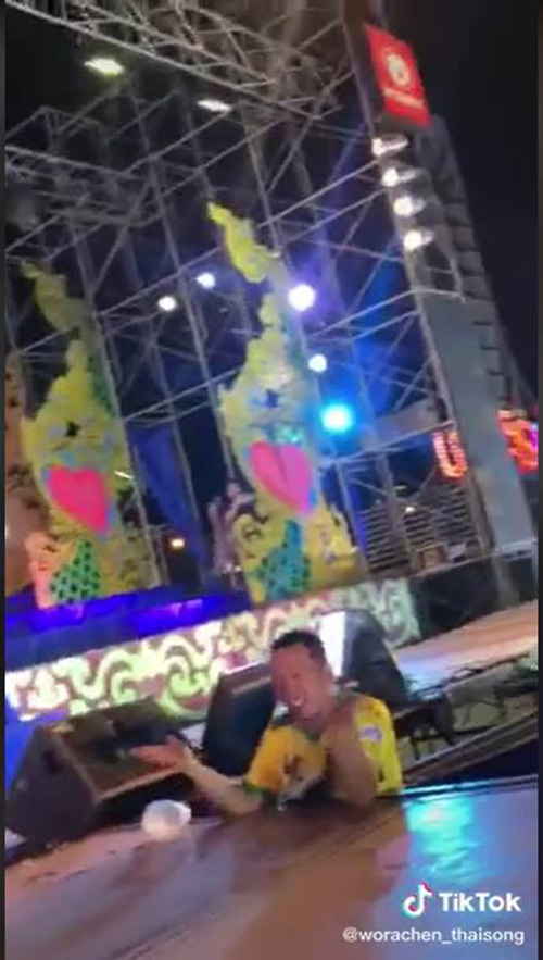 ไทบ้านประท้วง ! ลุกฮือหน้าฮ้าน ไทบ้านประท้วง ! ลุกฮือหน้าฮ้าน