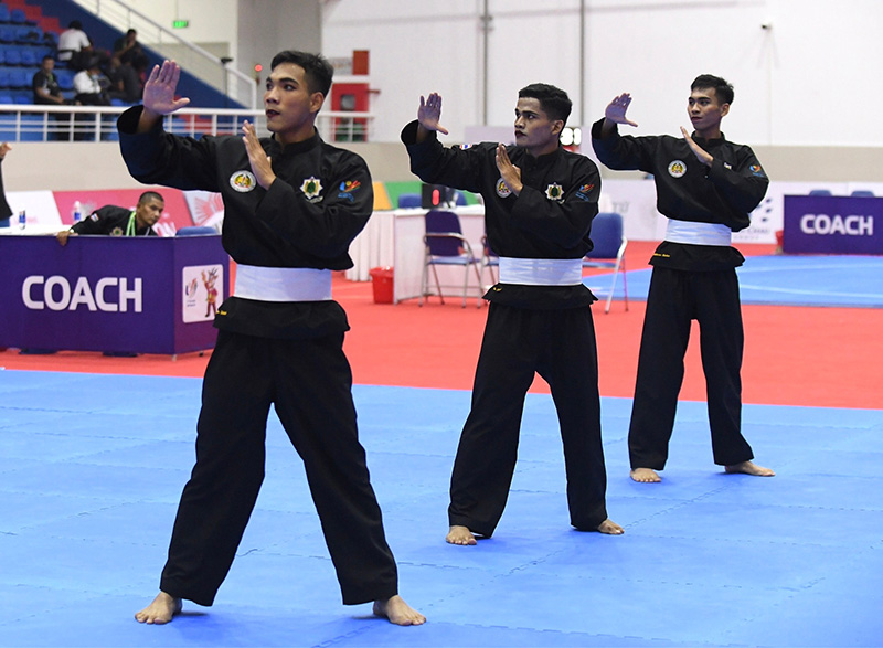 3 หนุ่มทีมปันจักสีลัต คว้าเหรียญทองแรก 3 หนุ่มทีมปันจักสีลัต คว้าเหรียญทองแรก