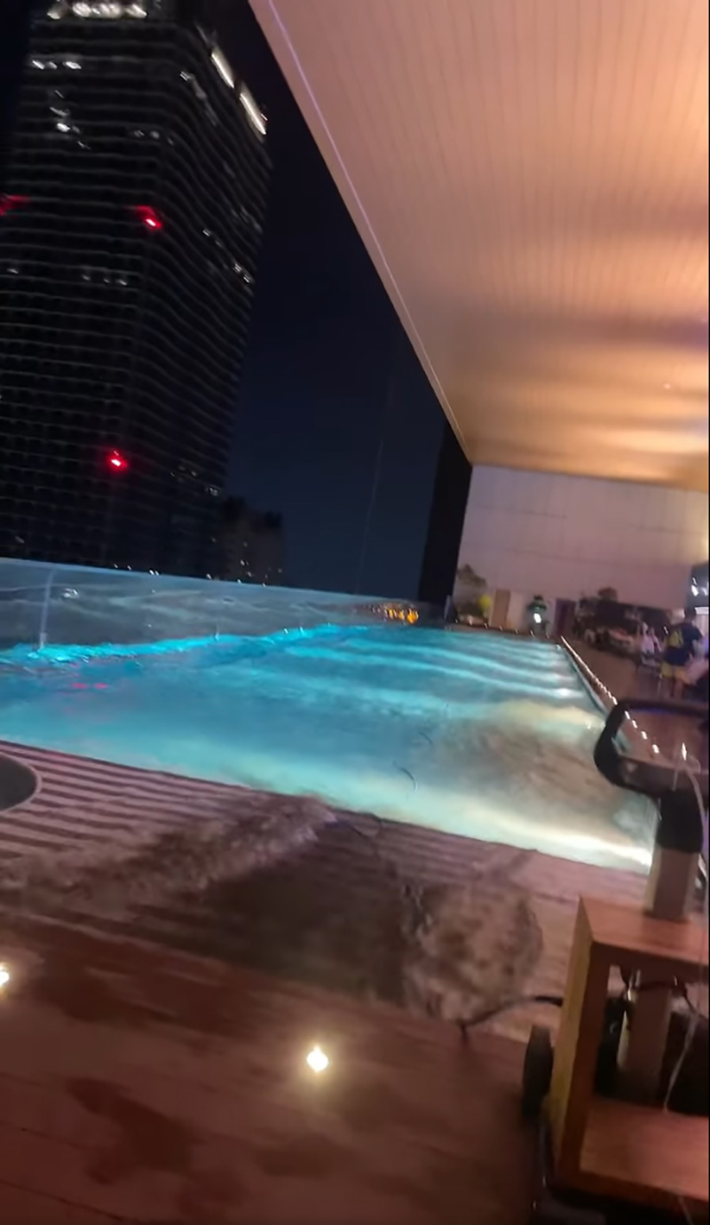 คลิประทึก สระว่ายน้ำหรูบนตึกสูง กลายสภาพเป็นทะเล คลิประทึก สระว่ายน้ำหรูบนตึกสูง กลายสภาพเป็นทะเล