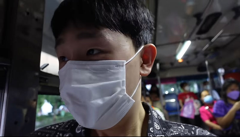 หนุ่มเกาหลีขึ้นรถเมล์ไทยครั้งแรก เหมือนย้อนไปยุค 70 หนุ่มเกาหลีขึ้นรถเมล์ไทยครั้งแรก เหมือนย้อนไปยุค 70