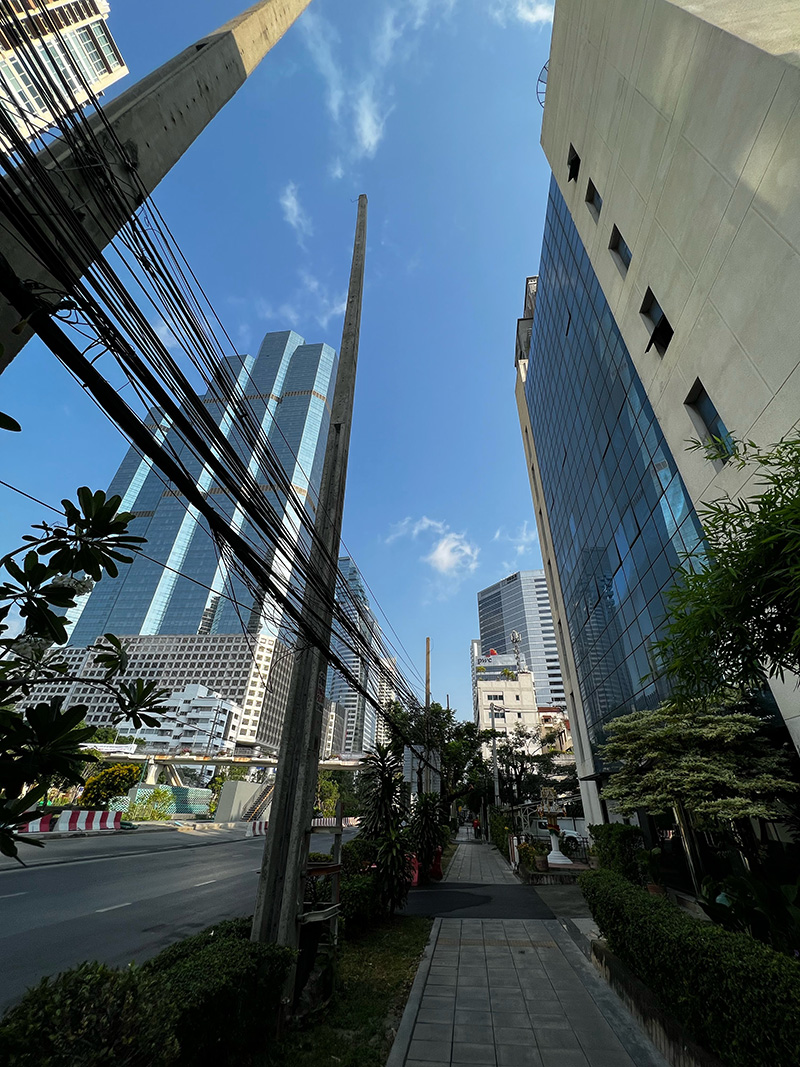 เปิดภาพก่อน-หลัง สี่แยกใหญ่ถนนนราธิวาสฯ เปิดภาพก่อน-หลัง สี่แยกใหญ่ถนนนราธิวาสฯ