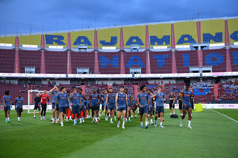 เมื่อวานลดครึ่งราคาตั๋วแดงเดือด 50% วันนี้แจกฟรีไปเลย เมื่อวานลดครึ่งราคาตั๋วแดงเดือด 50% วันนี้แจกฟรีไปเลย