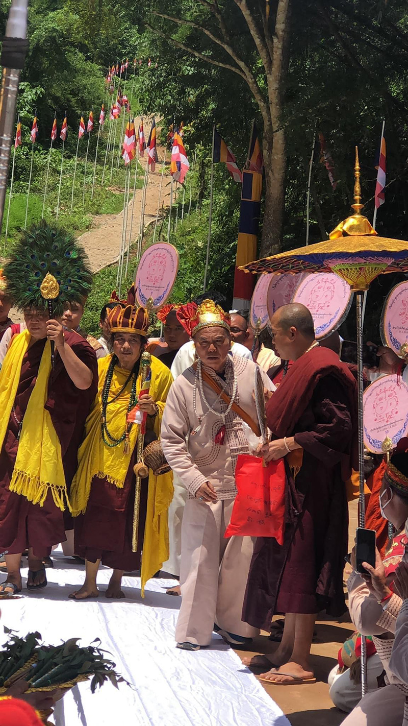 ประมวลภาพ ครูบาบุญชุ่ม ออกจากถ้ำ ประมวลภาพ ครูบาบุญชุ่ม ออกจากถ้ำ