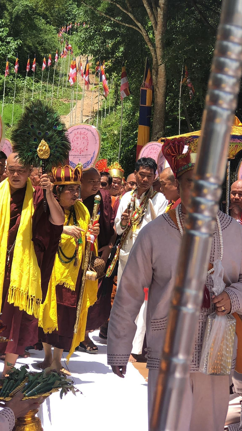 ประมวลภาพ ครูบาบุญชุ่ม ออกจากถ้ำ ประมวลภาพ ครูบาบุญชุ่ม ออกจากถ้ำ