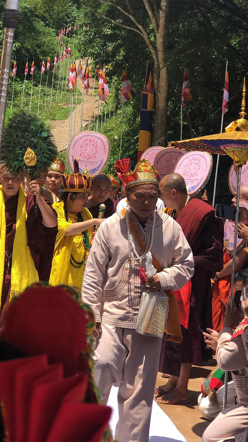 ประมวลภาพ ครูบาบุญชุ่ม ออกจากถ้ำ ประมวลภาพ ครูบาบุญชุ่ม ออกจากถ้ำ