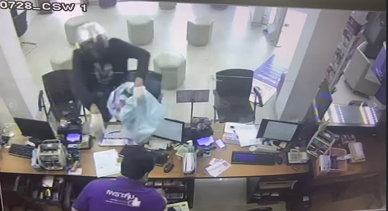 เปิดนาที โจรบุกเดี่ยว ชิงเงินธนาคาร เปิดนาที โจรบุกเดี่ยว ชิงเงินธนาคาร