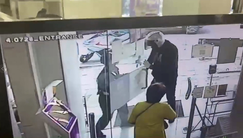 เปิดนาที โจรบุกเดี่ยว ชิงเงินธนาคาร เปิดนาที โจรบุกเดี่ยว ชิงเงินธนาคาร