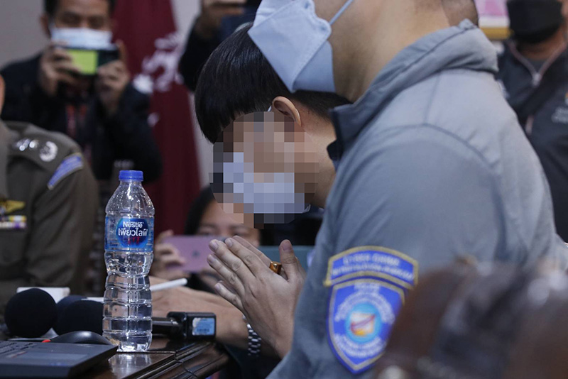 บุกจับ หนุ่มแอบถ่ายใต้กระโปรงลงขายกลุ่มลับ บุกจับ หนุ่มแอบถ่ายใต้กระโปรงลงขายกลุ่มลับ