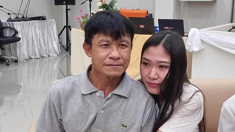 ลูกเจอพ่อที่พลัดพราก 25 ปี ไม่ท้อแม้รู้แค่ชื่อ ลูกเจอพ่อที่พลัดพราก 25 ปี ไม่ท้อแม้รู้แค่ชื่อ