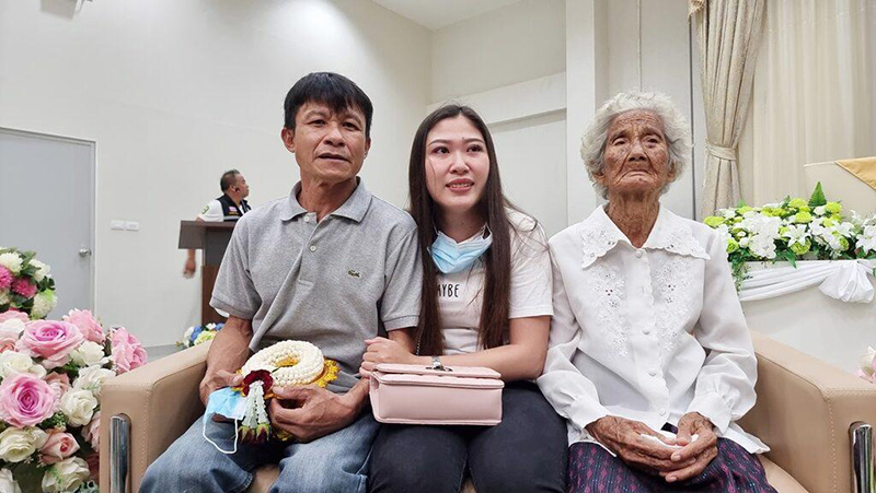 ลูกเจอพ่อที่พลัดพราก 25 ปี ไม่ท้อแม้รู้แค่ชื่อ ลูกเจอพ่อที่พลัดพราก 25 ปี ไม่ท้อแม้รู้แค่ชื่อ