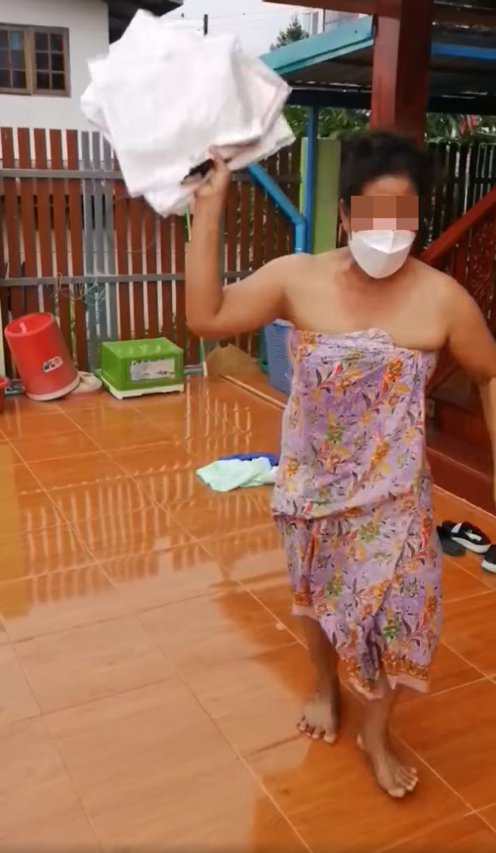 หนุ่มส่งของเจอป้าโวยแรง สินค้าไม่ตรงปก หนุ่มส่งของเจอป้าโวยแรง สินค้าไม่ตรงปก