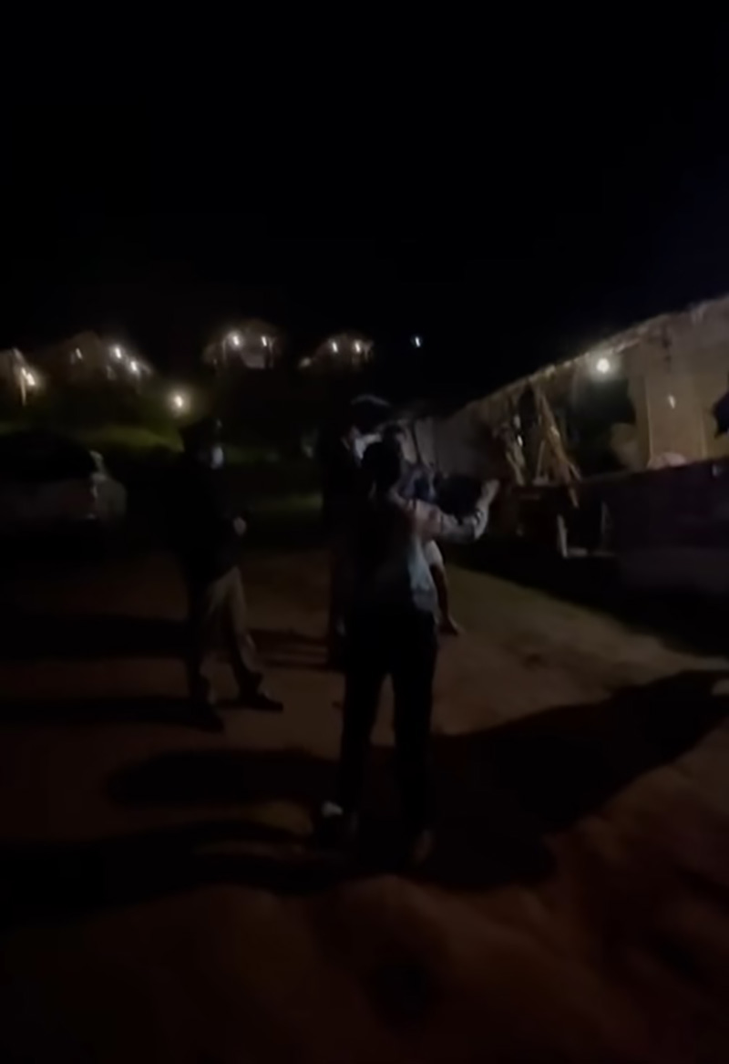 ลูกค้าเจอเจ้าของรีสอร์ตชี้หน้าด่า สั่งหมูกระทะมากิน ทั้งที่คุยแล้ว สรุปใครผิด ลูกค้าเจอเจ้าของรีสอร์ตชี้หน้าด่า สั่งหมูกระทะมากิน ทั้งที่คุยแล้ว สรุปใครผิด