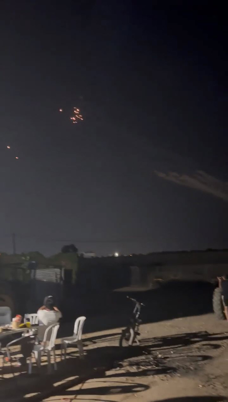 คนงานไทยในอิสราเอล ปาร์ตี้อยู่ดี ๆ เห็นจรวดพุ่งโจมตี คนงานไทยในอิสราเอล ปาร์ตี้อยู่ดี ๆ เห็นจรวดพุ่งโจมตี