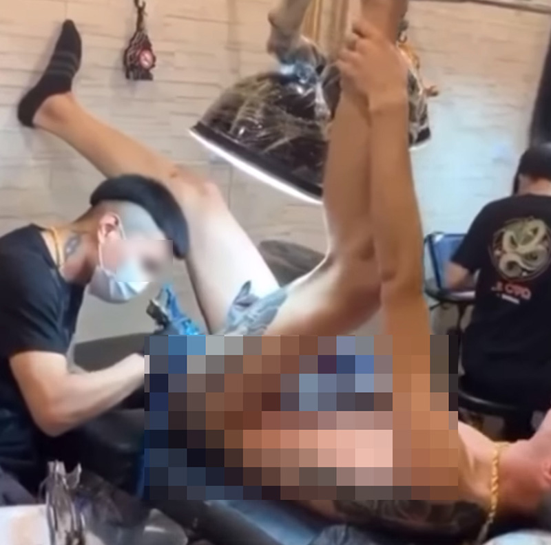 สักร่องก้น สักร่องก้น