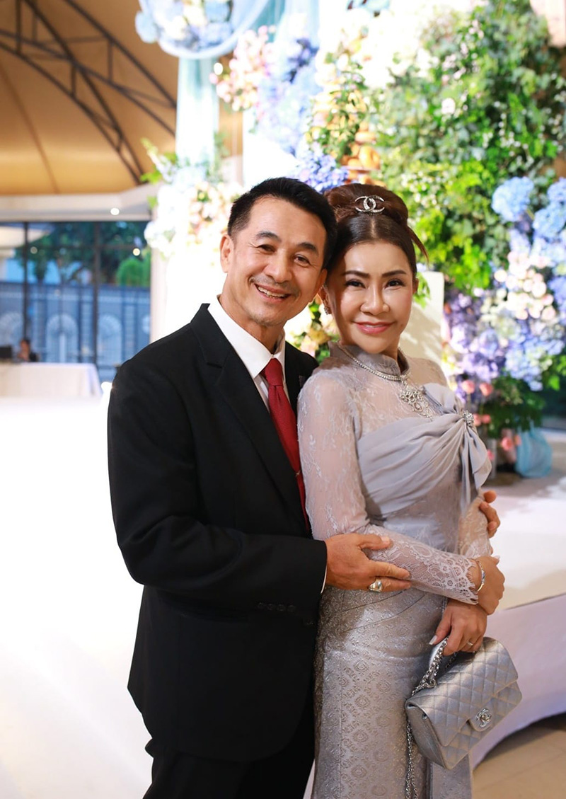 ภรรยาหมอชลน่าน ภรรยาหมอชลน่าน