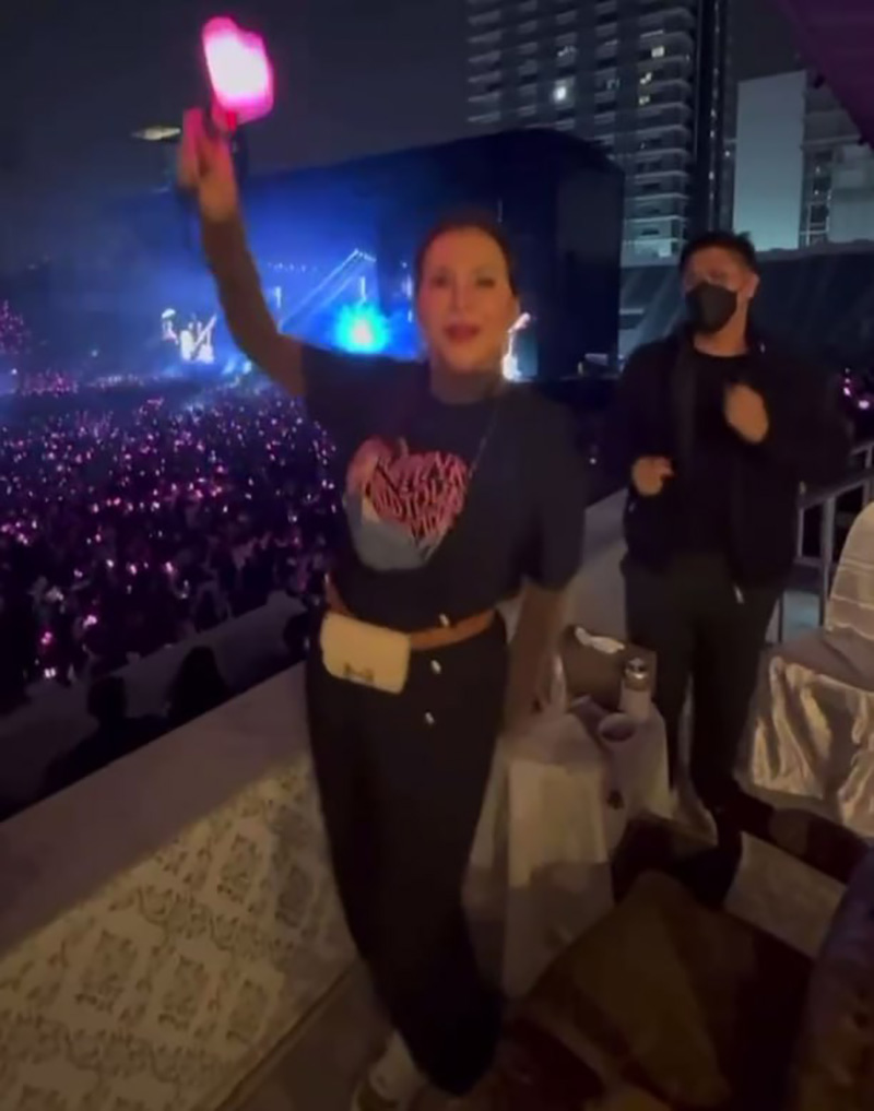 ทูลกระหม่อมฯ เอนจอยคอนเสิร์ต BLACKPINK ทูลกระหม่อมฯ เอนจอยคอนเสิร์ต BLACKPINK