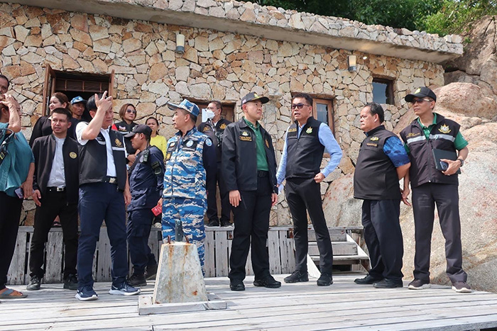 สั่งรื้อแล้ว ที่พักริมโขดหินวิวทะเล รีสอร์ตดังเกาะเต่า เจ้าของอ้างไม่รู้ผิด กม สั่งรื้อแล้ว ที่พักริมโขดหินวิวทะเล รีสอร์ตดังเกาะเต่า เจ้าของอ้างไม่รู้ผิด กม