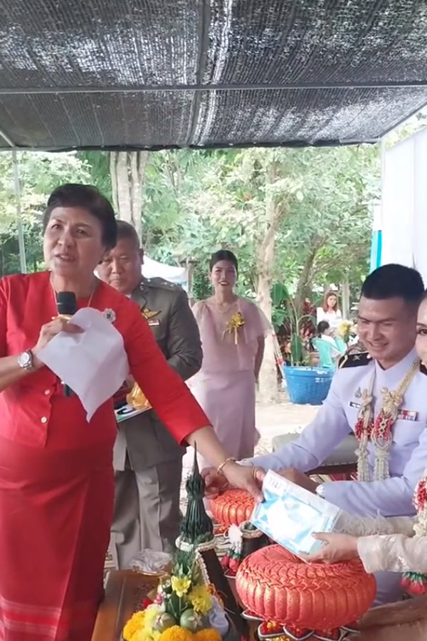 แม่สามีประเสริฐเปย์รับสะใภ้ แม่สามีประเสริฐเปย์รับสะใภ้