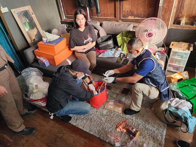 นารา เครปกะเทย พบเงินหมุนเวียนในบัญชี 300 ล้าน นารา เครปกะเทย พบเงินหมุนเวียนในบัญชี 300 ล้าน