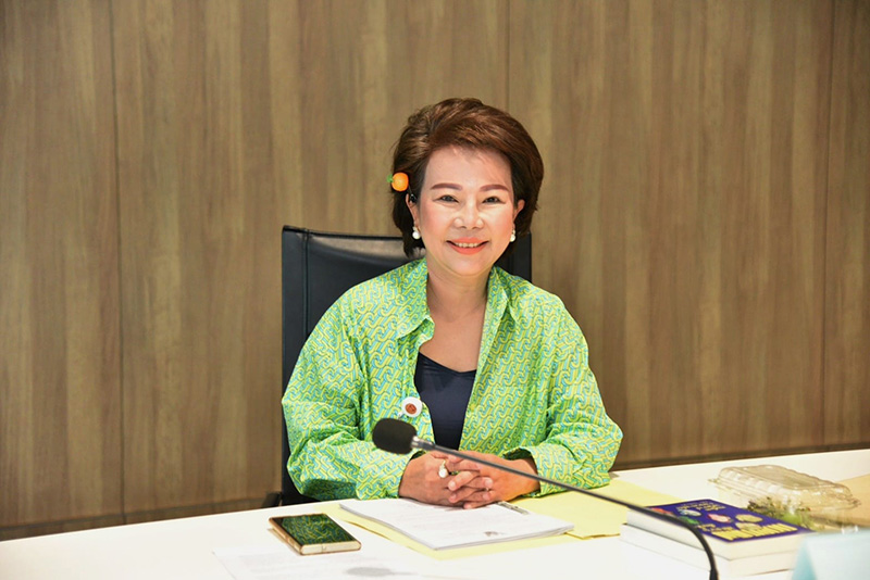 อมรัตน์ อมรัตน์