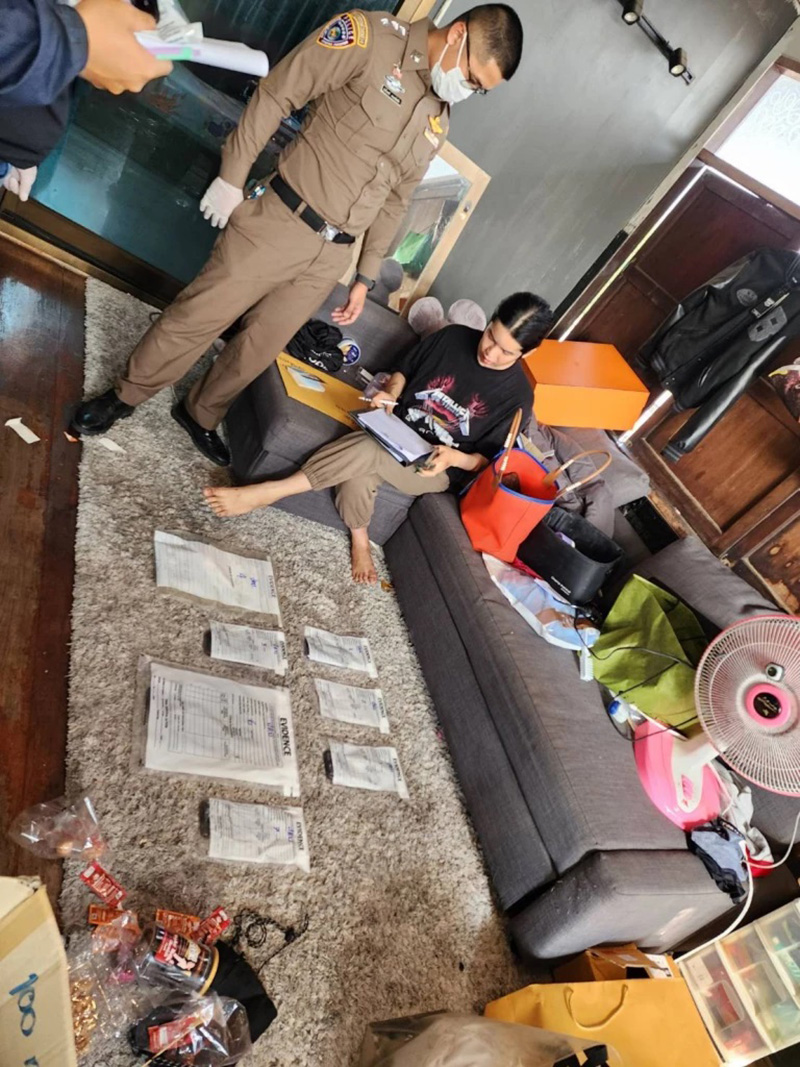 นารา เครปกะเทย พบเงินหมุนเวียนในบัญชี 300 ล้าน นารา เครปกะเทย พบเงินหมุนเวียนในบัญชี 300 ล้าน