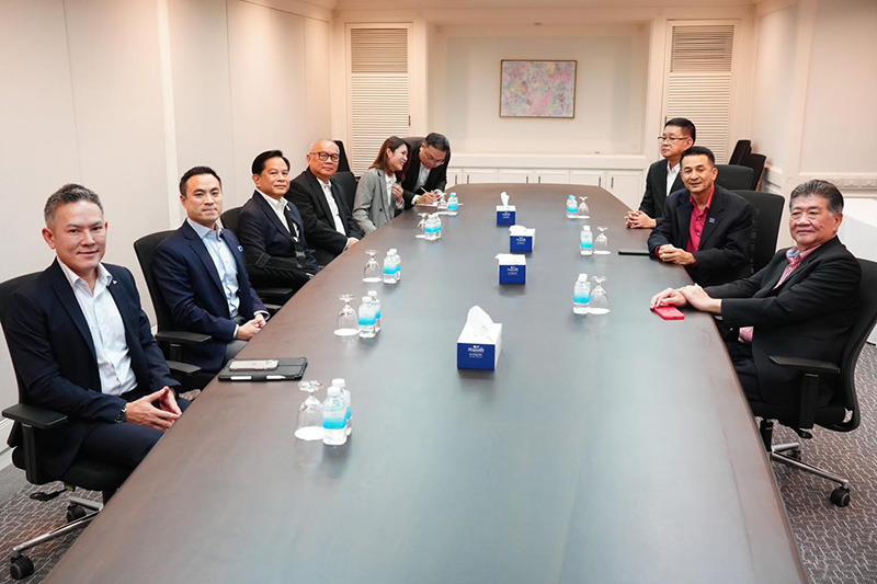 ชลน่าน คุยกับ 5 พรรคการเมือง ชลน่าน คุยกับ 5 พรรคการเมือง