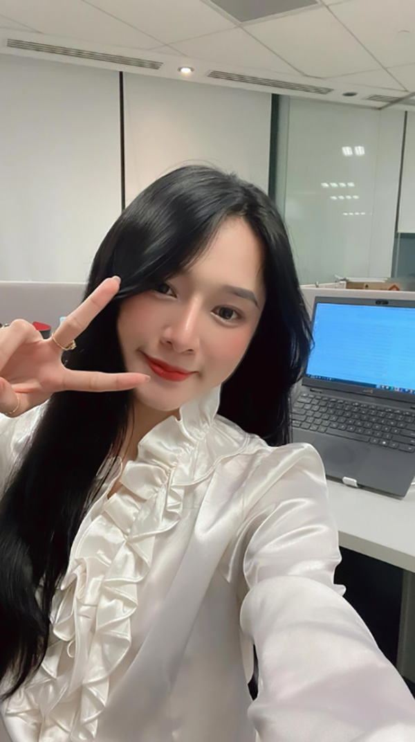 สาวแว่นสุดเนิร์ด พลิกเป็นสาวสวยมั่น สาวแว่นสุดเนิร์ด พลิกเป็นสาวสวยมั่น