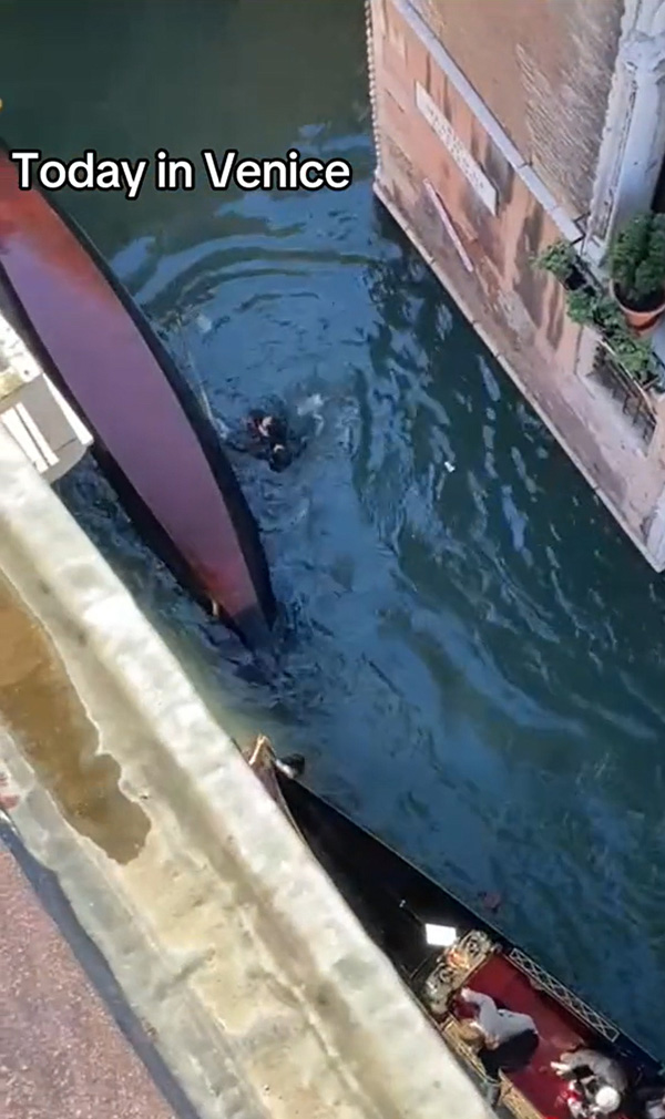 เรือคว่ำ เรือคว่ำ