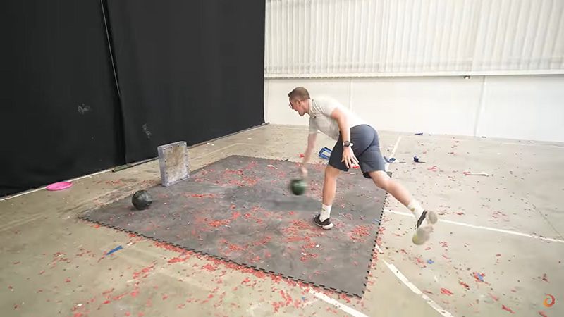 MrBeast ท้า My Mate Nate ทำลายกล่องเงินแข็งสุดในโลก MrBeast ท้า My Mate Nate ทำลายกล่องเงินแข็งสุดในโลก