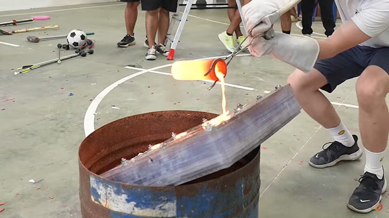 MrBeast ท้า My Mate Nate ทำลายกล่องเงินแข็งสุดในโลก MrBeast ท้า My Mate Nate ทำลายกล่องเงินแข็งสุดในโลก