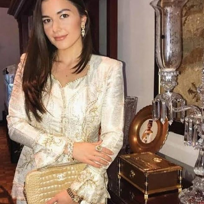 อานิชา อานิชา