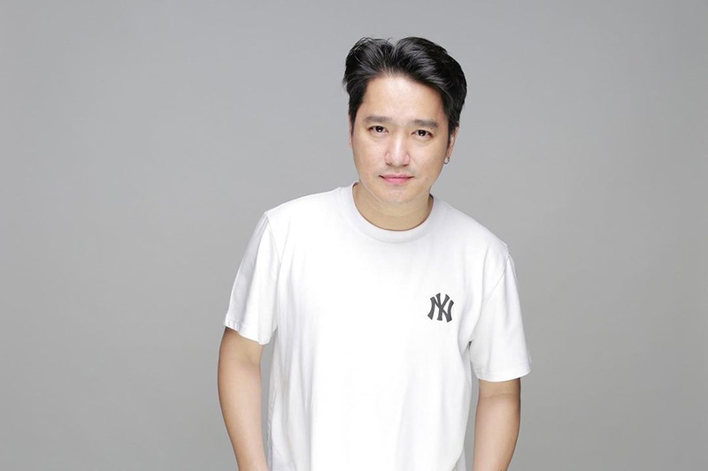 คลิปนาที เอ๊ะ จิรากร โดนคนดูปรี่ขึ้นไปต่อยหน้ากลางเวที คลิปนาที เอ๊ะ จิรากร โดนคนดูปรี่ขึ้นไปต่อยหน้ากลางเวที