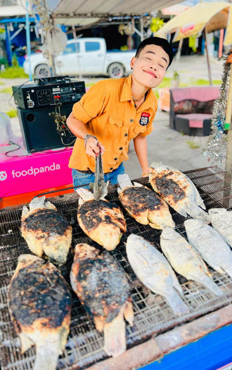 พี่ดำปลาเผา เปิดแบรนด์สบู่กลิ่นไม่ซ้ำ ปลาเผาก็มา ปลาดุกย่างก็มี พี่ดำปลาเผา เปิดแบรนด์สบู่กลิ่นไม่ซ้ำ ปลาเผาก็มา ปลาดุกย่างก็มี