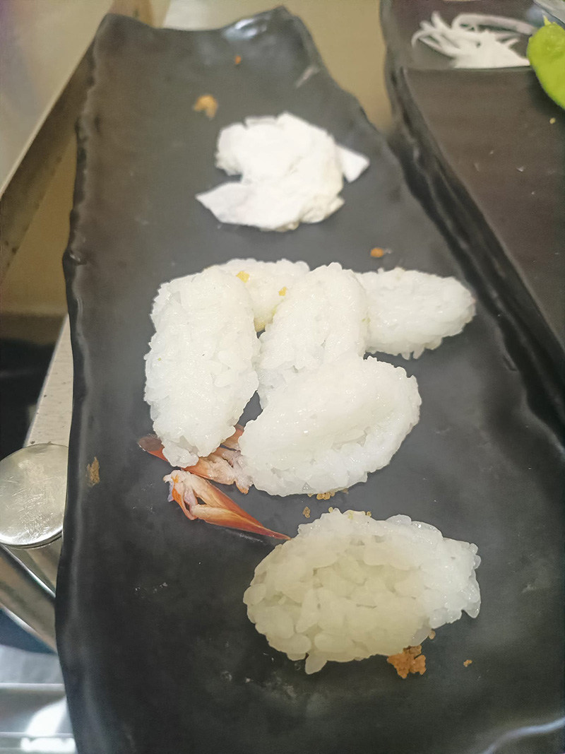 แบบนี้ไม่โอเค ร้านบุฟเฟ่ต์โอด ลูกค้าสั่งซูชิมากินแต่หน้า โวยลั่นร้านอื่นไม่เห็นว่า แบบนี้ไม่โอเค ร้านบุฟเฟ่ต์โอด ลูกค้าสั่งซูชิมากินแต่หน้า โวยลั่นร้านอื่นไม่เห็นว่า