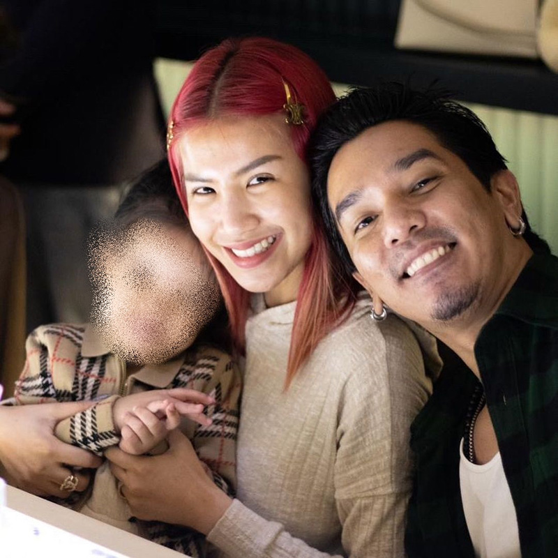 ใบเตย อาร์สยาม ขึ้นรถเข้าเรือนจำ พูดผ่านลูกกรงฝากพ่อดูแลลูกสาว ใบเตย อาร์สยาม ขึ้นรถเข้าเรือนจำ พูดผ่านลูกกรงฝากพ่อดูแลลูกสาว