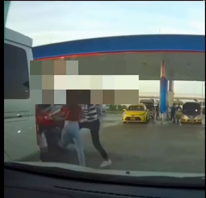 ทะเลาะวิวาท ทะเลาะวิวาท