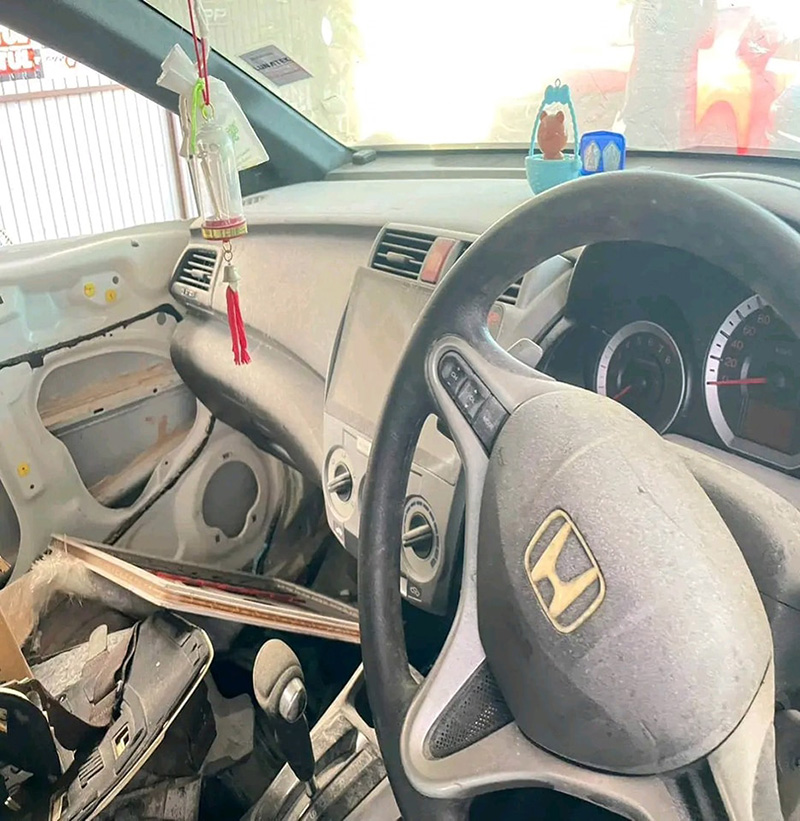 เจ้าของกลุ้ม รถเข้าอู่ 2 ปี ยังซ่อมไม่เสร็จ จ่ายเงินไปเป็นแสน เจ้าของกลุ้ม รถเข้าอู่ 2 ปี ยังซ่อมไม่เสร็จ จ่ายเงินไปเป็นแสน