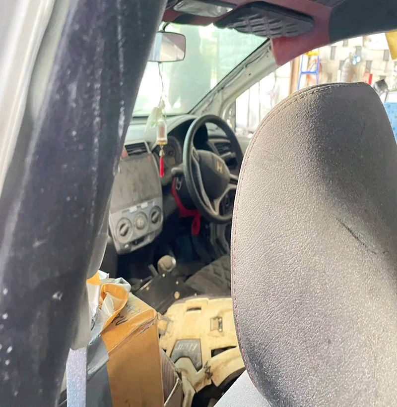 เจ้าของกลุ้ม รถเข้าอู่ 2 ปี ยังซ่อมไม่เสร็จ จ่ายเงินไปเป็นแสน เจ้าของกลุ้ม รถเข้าอู่ 2 ปี ยังซ่อมไม่เสร็จ จ่ายเงินไปเป็นแสน